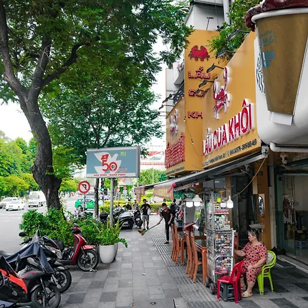 Saigon Hideout New World View - Romantic Stay, Netflix & Bathtub District 1-3